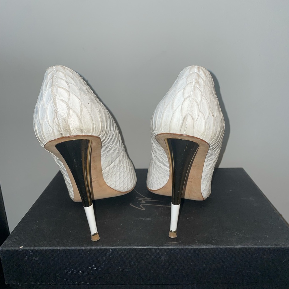 Giuseppe Zanotti Snake Print Pump - Picture 3 of 4